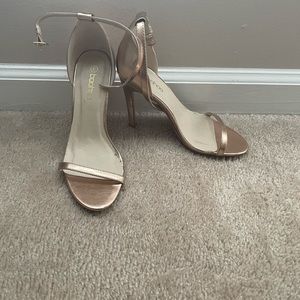 Rose gold one strap heel